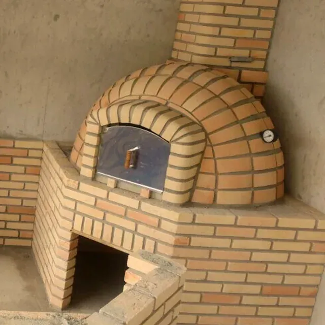 Forno de pizza a lenha em tijolo refratário